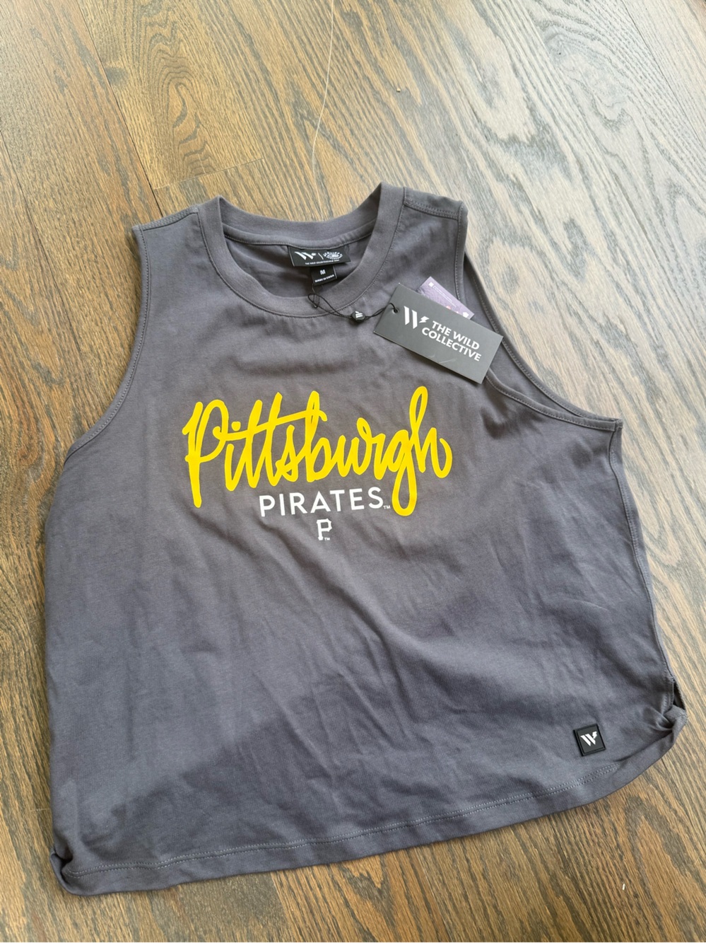 Pittsburgh Pirates Women’s Sleeveless Cropped Tank Top - Black